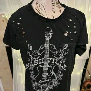 Lucky Brand Black Graphic T-shirt. Size 1X. Preowned. Pocket on front. Women’s